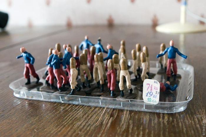 plastic toy army