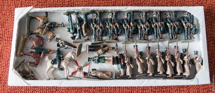 plastic toy army