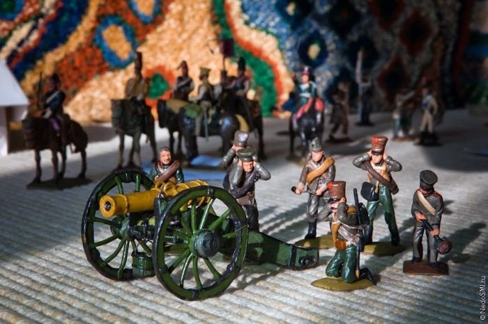 plastic toy army