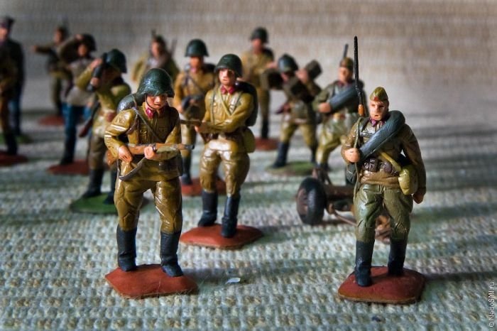 plastic toy army