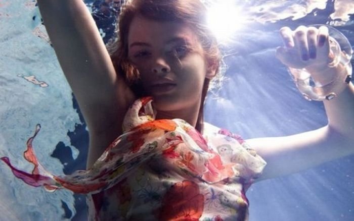 underwater girl portrait