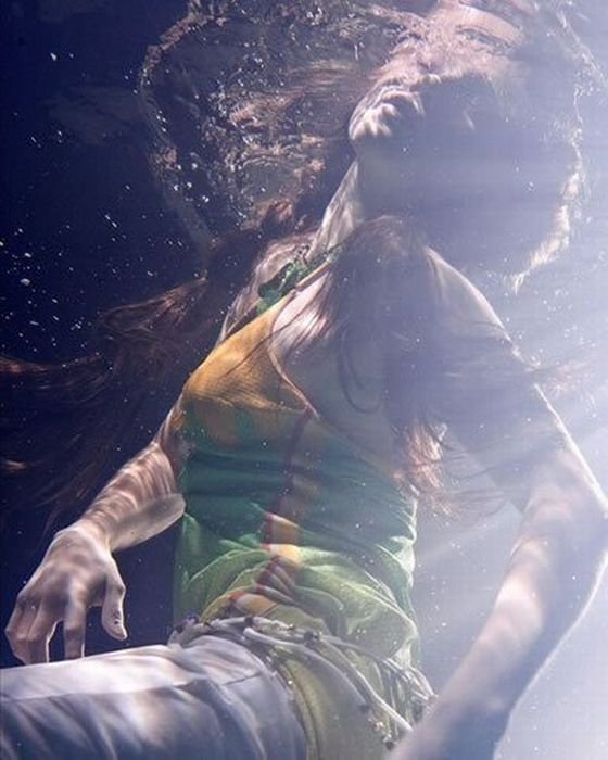 underwater girl portrait