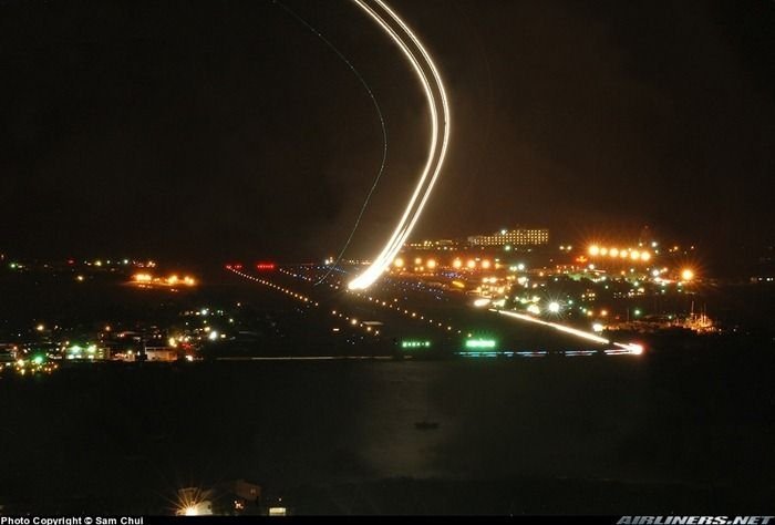 airplane long exposure photo