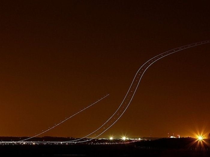 airplane long exposure photo