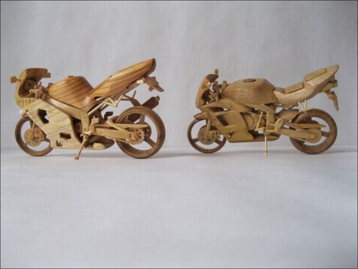 Miniature wooden motorcycles by Vyacheslav Voronovich