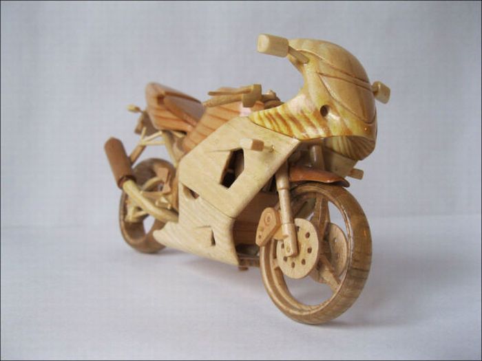 Miniature wooden motorcycles by Vyacheslav Voronovich