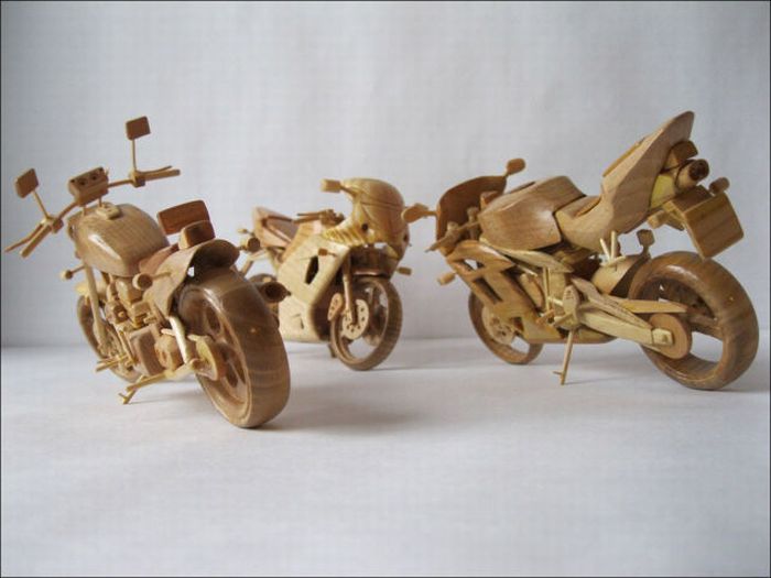 Miniature wooden motorcycles by Vyacheslav Voronovich