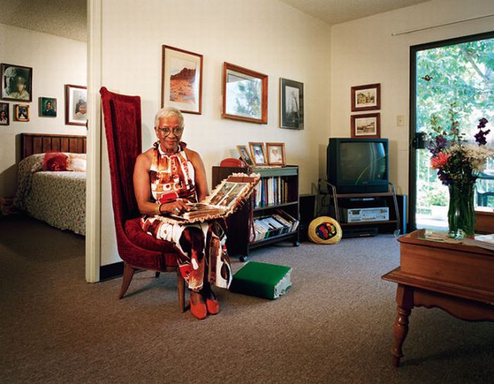 Suburbian life photography by Beth Yarnelle Edwards