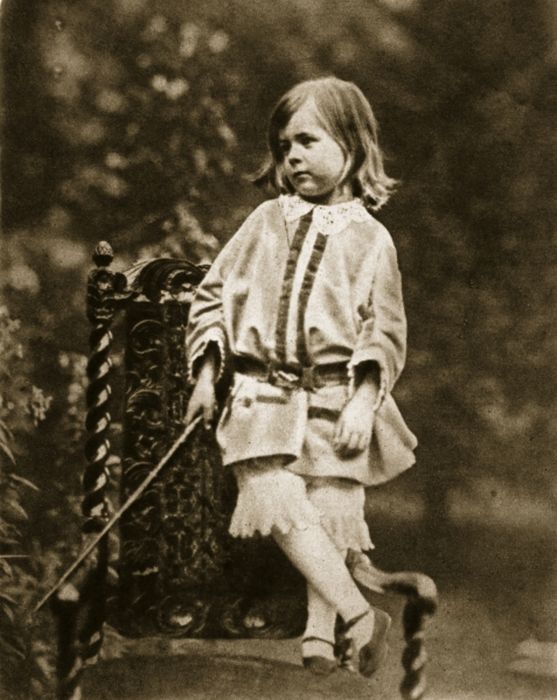 History: Children of the past, 19th century, photos by Charles Johnson