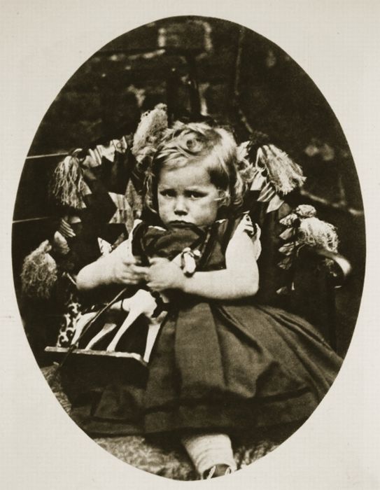 History: Children of the past, 19th century, photos by Charles Johnson