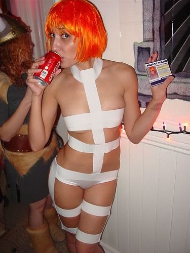 girl in leeloo the fifth element costume