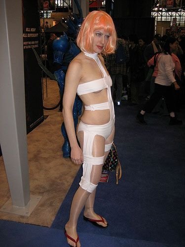 girl in leeloo the fifth element costume