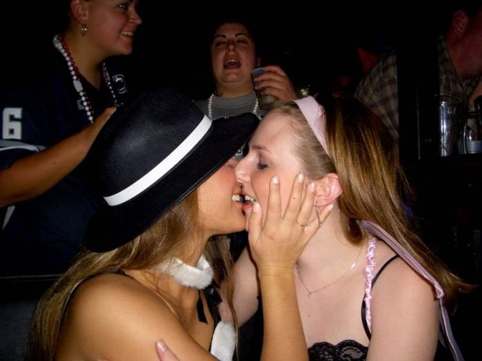 halloween girls kissing