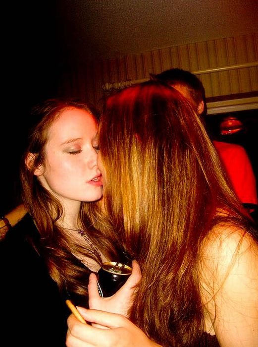 halloween girls kissing