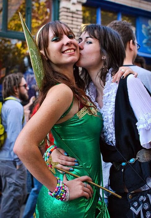 halloween girls kissing