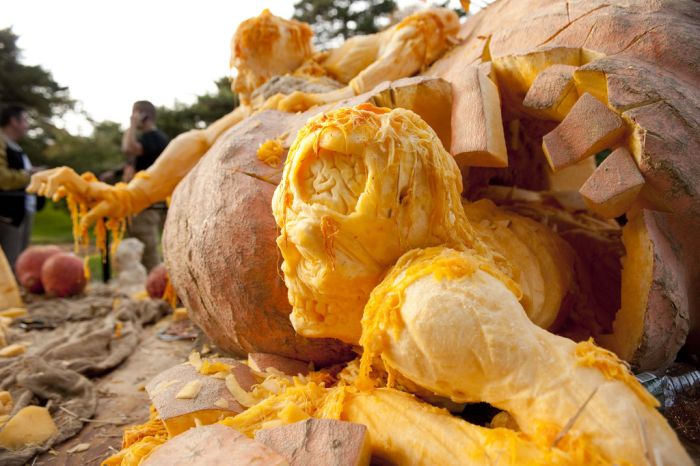 World's largest pumpkin carving by Ray Anthony Villafane