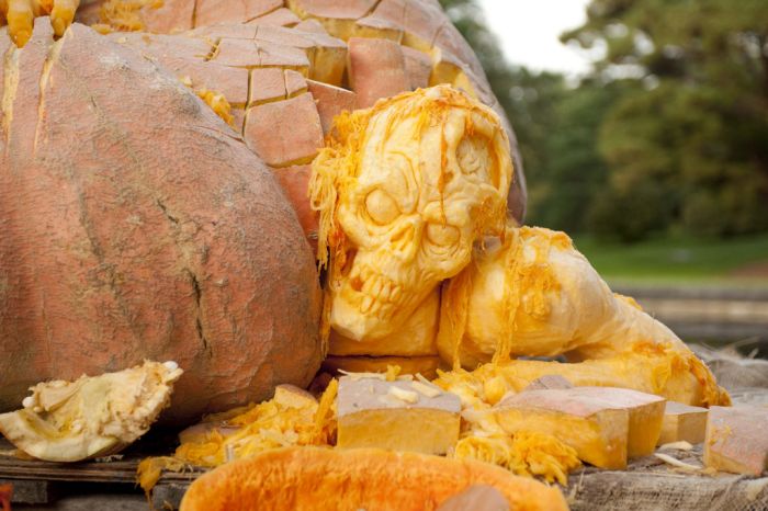 World's largest pumpkin carving by Ray Anthony Villafane