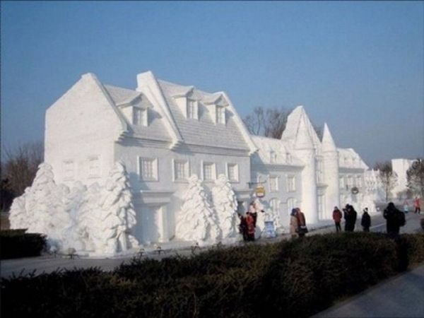 snow sculpture