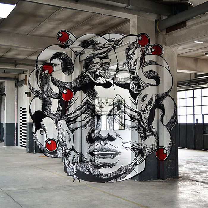 medusa graffiti optical illusion