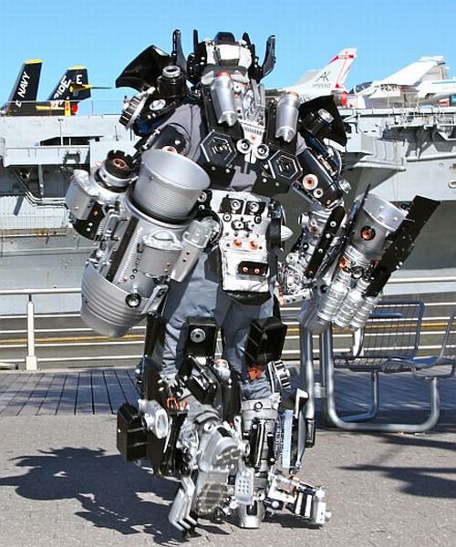 Brooklyn robot works performance by Peter Kokis.