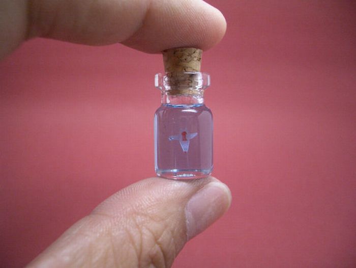 A Tiny World in a Bottle project by Akinobu Izumi