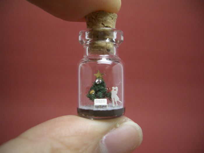 A Tiny World in a Bottle project by Akinobu Izumi