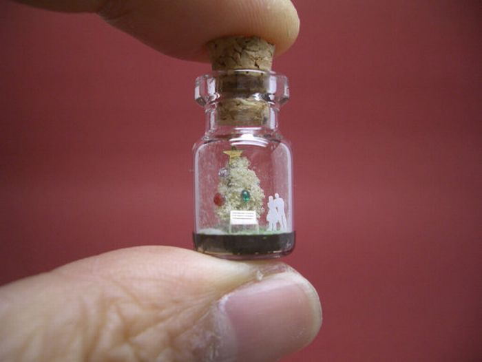 A Tiny World in a Bottle project by Akinobu Izumi