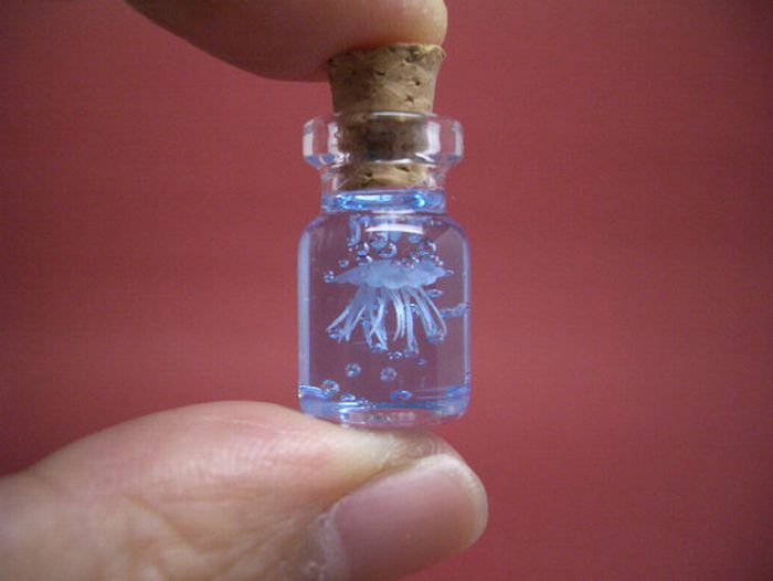 A Tiny World in a Bottle project by Akinobu Izumi