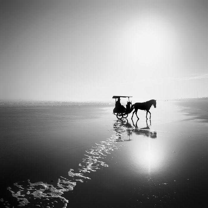 Black and white photography by Hengki Koentjoro