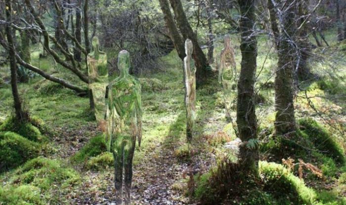 Acrylic glass statues by Rob Mulholland