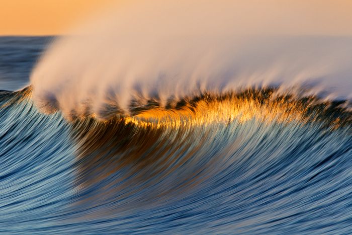 Wave and surfing photography by David Orias