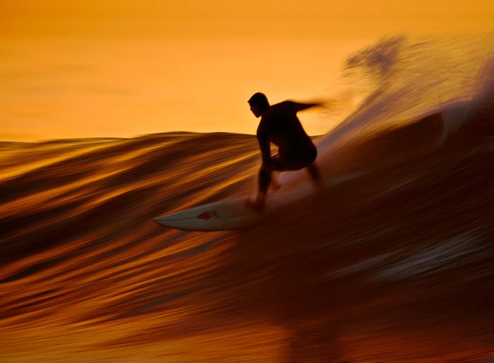 Wave and surfing photography by David Orias