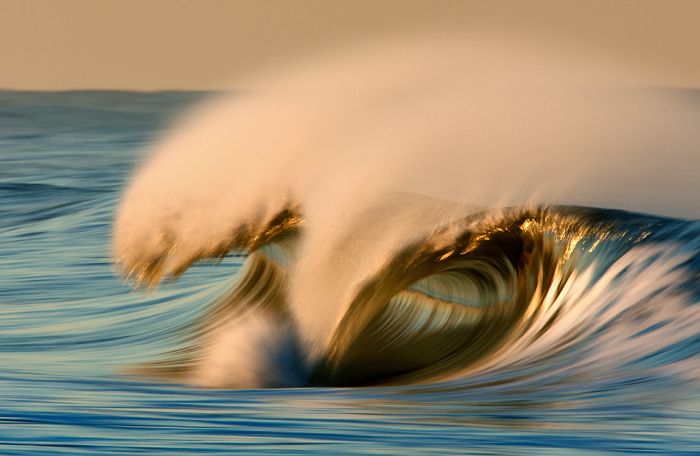 Wave and surfing photography by David Orias