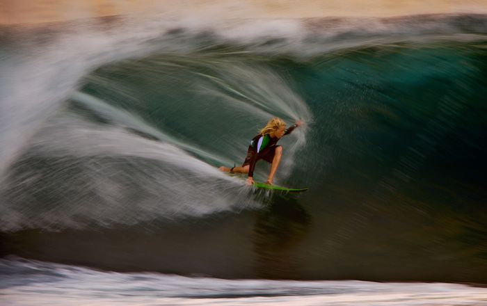 Wave and surfing photography by David Orias