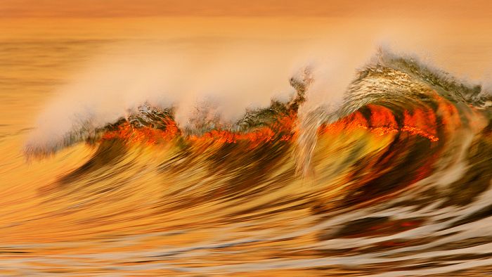 Wave and surfing photography by David Orias