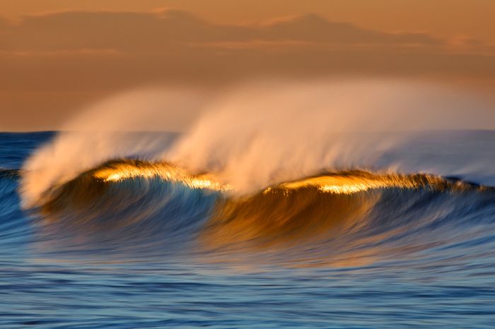 Wave and surfing photography by David Orias