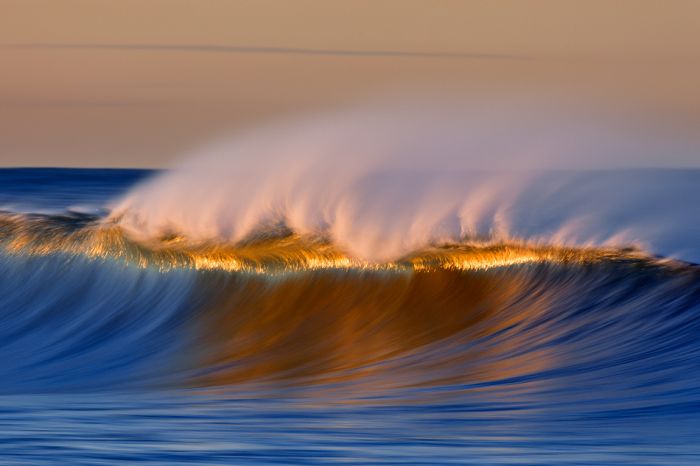 Wave and surfing photography by David Orias