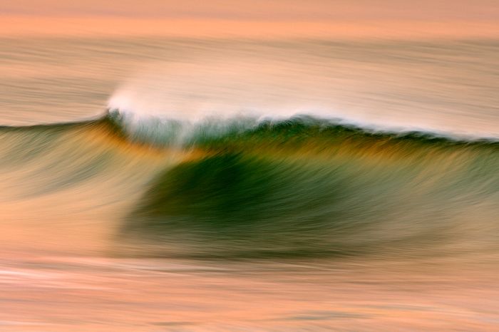 Wave and surfing photography by David Orias