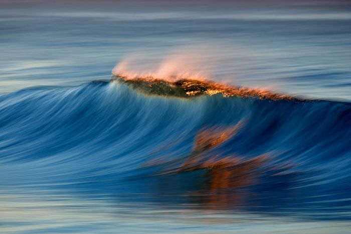 Wave and surfing photography by David Orias