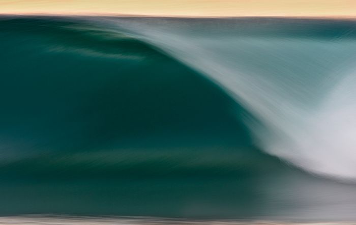 Wave and surfing photography by David Orias