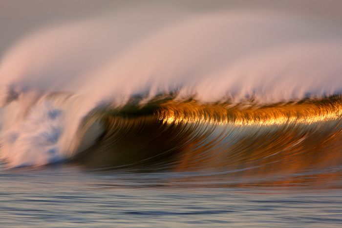 Wave and surfing photography by David Orias