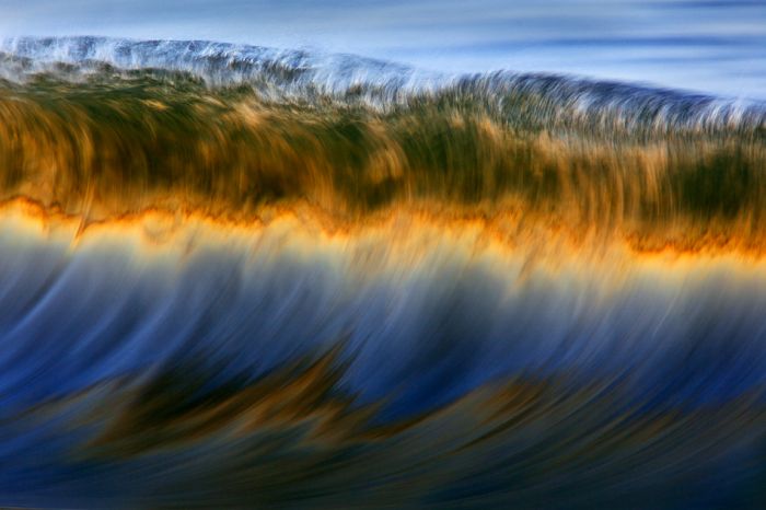 Wave and surfing photography by David Orias