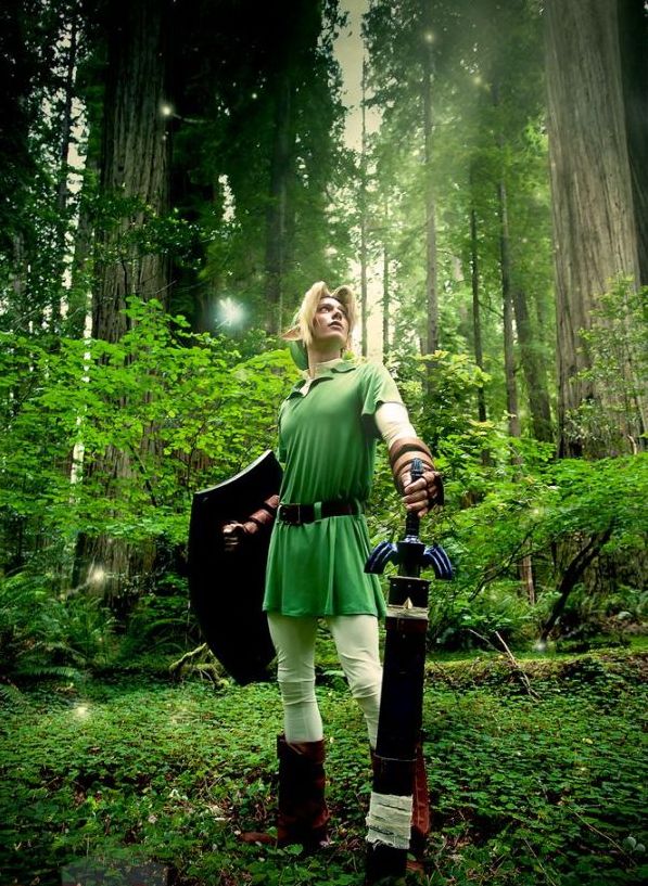 cosplay girl wearing the legend of zelda costume