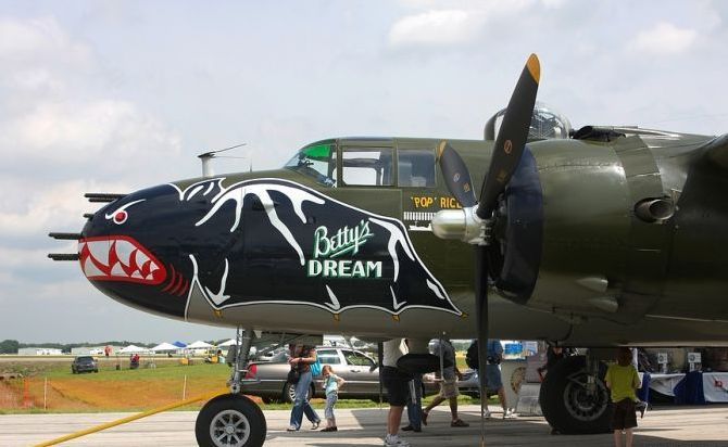 nose art painting of a military aircraft