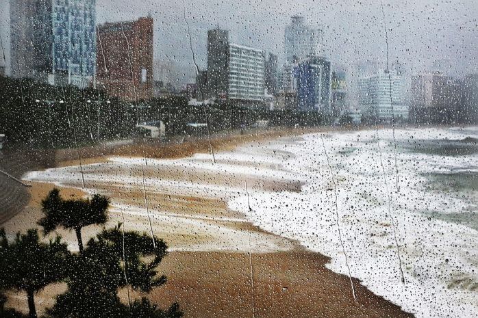 Street photography by Christophe Jacrot