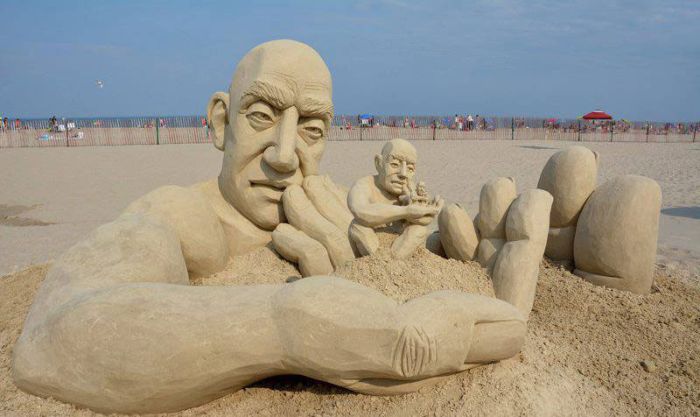 Infinity sand sculpture by Carl Jara