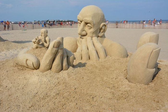 Infinity sand sculpture by Carl Jara