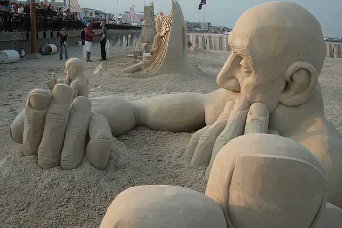 Infinity sand sculpture by Carl Jara