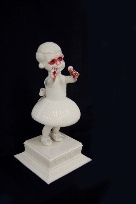 Gore porcelain sculptures by Maria Rubinke