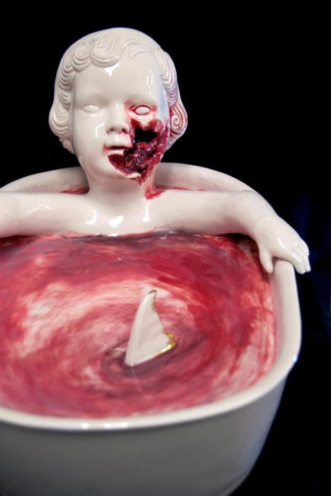 Gore porcelain sculptures by Maria Rubinke